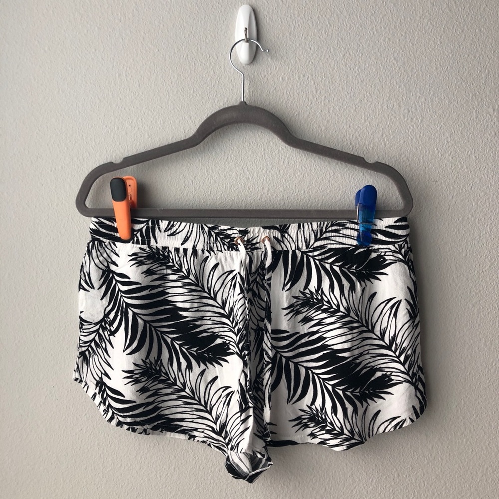 PACSUN X KENDALL & KYLIE PALM SHORTS